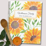 Personalisierte Sonnenblumenfamilie Planer<br><div class="desc">Dieser einzigartige Meal Planner zeichnet sich durch ein Aquarellfarben-Sonnenblumenmuster aus. Einfach mit Ihrem Namen und Jahr anpassbar. Weil wir unsere eigenen Kunstwerke erstellen,  werden Sie dieses exakte Bild von anderen Designern nicht finden. Original Wasserfarbe © Michele Davies.</div>