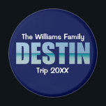 Personalisierte Strandreise nach Destin Cool Blue Magnet<br><div class="desc">Diese coolen Sondermagnete von Destin Florida verfügen über Ihren personalisierten Gruppennamen für einen Wiedersehen oder Ausflug zur Smaragdküste. Die Buchstaben des Wortes DESTIN sind mit wunderschönen Meeresfotografien für Ihren Urlaub gefüllt.</div>