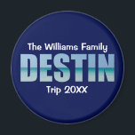 Personalisierte Strandreise nach Destin Cool Blue Magnet<br><div class="desc">Diese coolen Sondermagnete von Destin Florida verfügen über Ihren personalisierten Gruppennamen für einen Wiedersehen oder Ausflug zur Smaragdküste. Die Buchstaben des Wortes DESTIN sind mit wunderschönen Meeresfotografien für Ihren Urlaub gefüllt.</div>