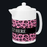 Personalisierte Teekanne mit rosa Leopardendruck<br><div class="desc">Personalisierter Teekanne mit rosa Leopardenprint. Die Teekanne in Farbe mit eigenem Text. Mit einem coolen Design dekorieren Sie Ihr eigenes.</div>