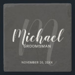 Personalisierte Trauzeugen für Schwarze Schrift Steinuntersetzer<br><div class="desc">Fügen Sie Ihrer Hochzeit eine persönliche Touch mit personalisierten Trauzeugen Stein Untersetzer. Dieser Untersetzer zeichnet sich durch den Namen personalisierter Trauzeugen im modernen, weißen Skript-Schriftart-Stil und Monogramm in hellgrauem, modernen Script-Schriftart-Stil als Hintergrund mit Titel und Hochzeitdatum in weiß modernen Sans Serif Schriftart Stil auf schwarzem Hintergrund. Auch perfekt für Trauzeuge,...</div>