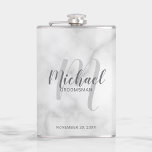 Personalisierte Trauzeugen mit modernen Skripten Flachmann<br><div class="desc">Fügen Sie Ihrer Hochzeit eine persönliche Touch mit personalisierten Trauzeugen Flasche. Dieser Fass zeigt den Namen der personalisierten Trauzeugen im Stil eines grauen, modernen Script-Schriftartes und Monogramm in einem hellgrauen modernen Script-Schriftart als Hintergrund mit Titel und Hochzeitdatum in grauem, modernem Sans Serif Schriftart Stil auf weißem Marmor Hintergrund. Auch perfekt...</div>