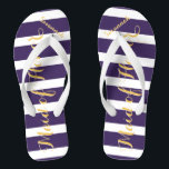 Personalisierte Trauzeugin Lila Gelb, Farbe Flip Flops<br><div class="desc">Muster für gelbe und Lila Streifen - Ändern Sie die Farbe,  indem Sie auf Anpassen klicken. Und sagen Sie alles,  was Sie gewollt haben. Machen Sie diese eine Art Flip Flops,  die Ihre Nachricht auf ihnen haben. Sei das Gerede vom Strand!</div>
