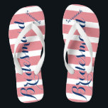 Personalisierte Trauzeugin Marine und Rosa Flip Flops<br><div class="desc">Muster für personalisierte und rosa Streifen - Ändern Sie die Farbe durch Klicken auf Anpassen. Und sagen Sie alles,  was Sie gewollt haben. Machen Sie diese eine Art Flip Flops,  die Ihre Nachricht auf ihnen haben. Sei das Gerede vom Strand!</div>