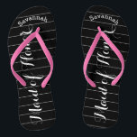 Personalisierte Trauzeugin PINK oder Farbe Flip Flops<br><div class="desc">Muster für weiße und schwarze Streifen - Ändern Sie die Farbe, indem Sie auf Anpassen klicken. Und sagen Sie alles, was Sie gewollt haben. Machen Sie diese eine Art Flip Flops, die Ihre Nachricht auf ihnen haben. Sei das Gerede vom Strand! Personalisiert mit Ihrem Namen oder was auch immer und...</div>