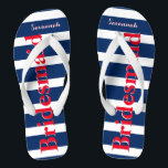 Personalisierte Trauzeugin Red White Blue Flip Flops<br><div class="desc">Mustard Red White and Blue Stripes Muster - Ändern Sie die Farbe durch Klicken auf Anpassen. Und sagen Sie alles,  was Sie gewollt haben. Machen Sie diese eine Art Flip Flops,  die Ihre Nachricht auf ihnen haben. Sei das Gerede vom Strand!</div>