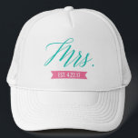 Personalisierte Truckerkappe<br><div class="desc">Fügen Sie dem hübschen und modernen "Mrs." den festgelegten oder künftigen Nachnamen hinzu. LKW-Hut. Das ist ein großartiges Geschenk für die Braut, die zu sein hat, oder die Vermächtnisnehmer.</div>