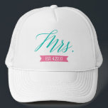 Personalisierte Truckerkappe<br><div class="desc">Fügen Sie dem hübschen und modernen "Mrs." den festgelegten oder künftigen Nachnamen hinzu. LKW-Hut. Das ist ein großartiges Geschenk für die Braut,  die zu sein hat,  oder die Vermächtnisnehmer.</div>