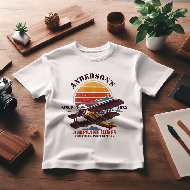 Personalisierte Vintage Flugzeugführerakademie T-Shirt (Von Creator hochgeladen)