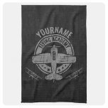 Personalisierte Vintage Flugzeugpilotenakademie Geschirrtuch<br><div class="desc">Personalisiertes Vintages Flugzeug Pilot Retro Flight School - mit altmodischem Flugzeug mit Imitat Metall Hintergrund. Passen Sie Ihren Namen oder Ihren benutzerdefinierten Text an!</div>