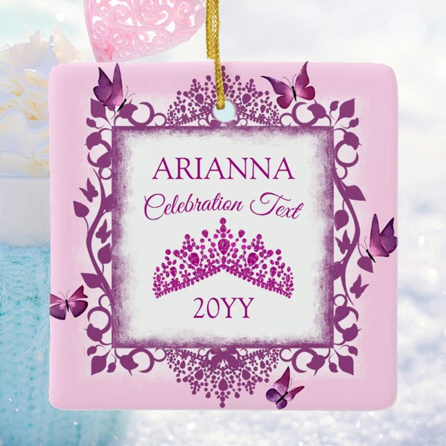 Personalisierte violette Tiara und Schmetterlinge  Keramikornament (personalized tree ornament with pink butterflies and tiara, congratulations, commemorative gift)