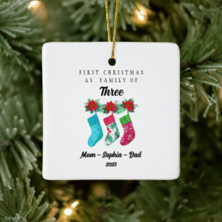 Personalisierte Weihnachten als Familie von drei Keramikornament