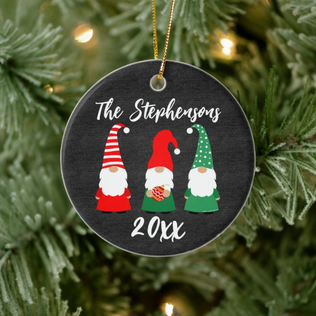 Personalisierte Weihnachtsgnomen Niedlicher Famili Keramik Ornament (Baum)