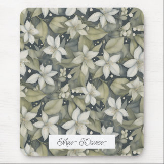 Personalisierte weiße Blüten mit botanischer Schri Mousepad