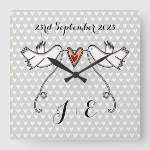 Personalisierte weiße Tauben Hochzeitsgeschenk Acr Quadratische Wanduhr