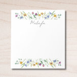 Personalisierte Wildblume Notizblock<br><div class="desc">Dieses blumengeschmückte Notepad verfügt über zarte Aquarellfarben,  pastellfarbenes Blattwerk und eine stilvolle Schriftzeichen-Typografie. Einfach anpassbar. Original Wasserfarbe © Michele Davies.</div>