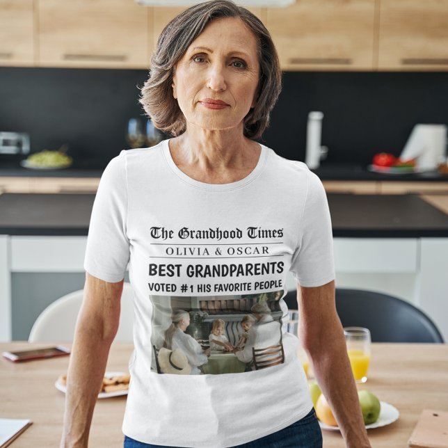 Personalisierte Zeitungstitel | Beste Großmutter T-Shirt (Von Creator hochgeladen)