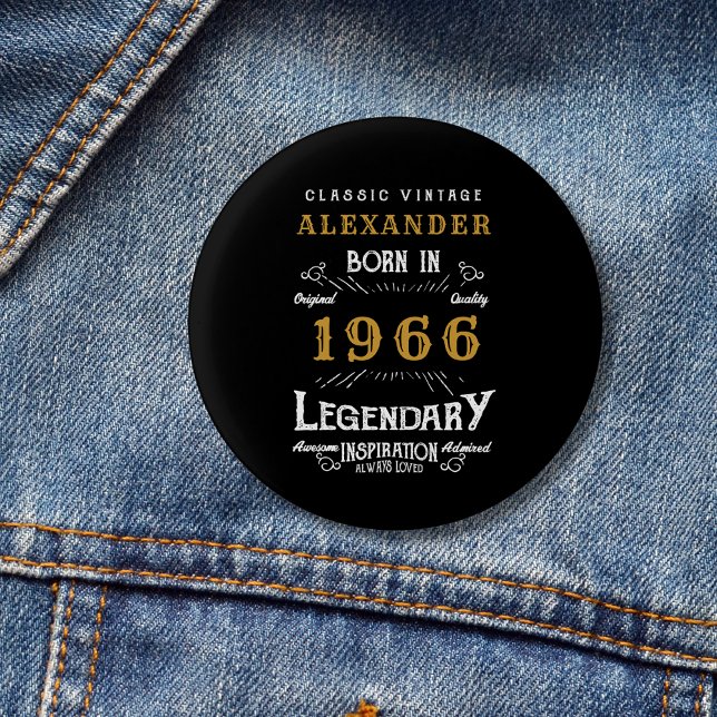 Personalisierter 60. Geburtstag Geboren 1966 Vinta Button (1966 button badge. Denim background)
