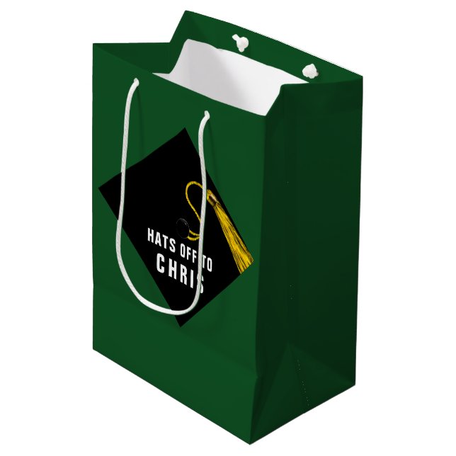 Personalisierter Abschluss Green Mittlere Geschenktüte (Vorderseite Schrägansicht)
