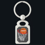 Personalisierter Basketball und Hoop Schlüsselanhänger<br><div class="desc">Personalisiertes Basketball- und Hobbydesign auf einem dunkelgrauen und hellgrauen Chalkboard-Designhintergrund mit einem Basketballmuster. Passen Sie einfach den Namen an, um den Namen des Basketballfans, des Basketballspielers oder des Basketballtrainers hinzuzufügen. Ideal auch für Netballspieler! Wir freuen uns über Ihre Wünsche. Bitte kontaktieren Sie uns vor dem Kauf über unseren Geschenkartikelladen. Wir...</div>