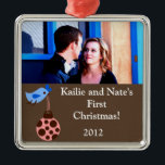 Personalisierter Blauer Vogel / Christma Ornamente<br><div class="desc">Personalisieren Sie Ihren Weihnachtsschmuck mit Ihrem Namen und dem Jahr! Perfektes Weihnachtsgeschenk für alle Familienmitglieder oder Freunde! Wir haben eine ganze Linie für dieses Design hier in unserem Zazzle-Shop unter dem *Shop by WEDDING COLLECTION-Menü, um Einladungen (12x18), Return Labels, Mailing Labels, Umschlag Aufkleber, Postage Briefmarke, Cup Cake Picks, Water Bottle...</div>