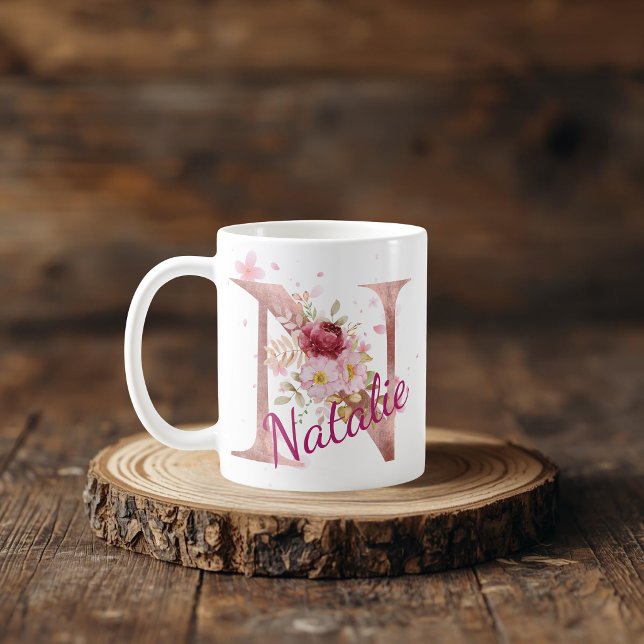 Personalisierter Blumeninitial-Becher – Buchstabe  Kaffeetasse (Von Creator hochgeladen)