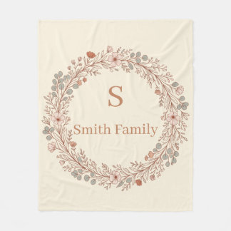 Personalisierter Blumenkranz Familienname Fleecedecke