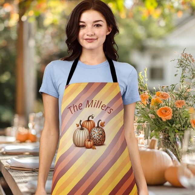 Personalisierter Disco-Kürbis-Familienname Herbst Schürze (Fall Autumn Orange Pumpkins striped Personalized Apron)