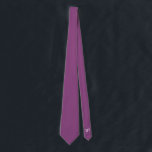 Personalisierter Eggplant Hochzeitsraum Krawatte<br><div class="desc">Wenn Sie eine zeitgemäße und minimalistische Hochzeitstil-Krawatte suchen,  ist unser Eggpflanzenhackendesign die perfekte Wahl ©️ 2023 - Die Rückseite der Krawatte ist mit den Bräutigam/Trauzeuge-Initialen personalisiert,  können Sie das entfernen,  wenn Sie nur eine passende solide Krawatte ohne Schrift gewollt haben</div>