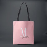 Personalisierter einfacher Name und Monogramm rosa Tasche<br><div class="desc">Elegantes modernes Personalisiertes Monogramm und Namensschild Taschen in Schwarz,  Weiß und Rosa,  einfach und stilvoll. große personalisierte Brautparty Geschenke bei Hochzeitsfeier,  Brautparty oder Junggeselinnen-Abschied.  Passen Sie die Hintergrundfarbe mit Ihrer Wahl an.</div>
