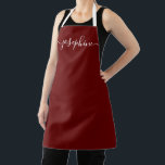 Personalisierter, eleganter Skriptname Soft Burgun Schürze<br><div class="desc">Hosten Sie eine botanische, erfolgreiche Werkstatt? Wie wär's mit einem Kochkurs? Geben Sie Ihren Gästen personalisierte bordeauxrote Schürze mit einem eleganten Schriftart-Script, das sie sicherlich begeistern wird. Lassen Sie sich von diesem raffinierten Geschenk erzählen. Tipp: Um die langen Swashes am Ende behalten, werden die kleinen Quadrate am Ende und vor...</div>