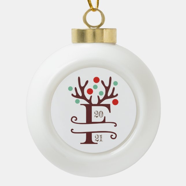 Personalisierter Familienname "F" Keramik Kugel-Ornament (Vorderseite)