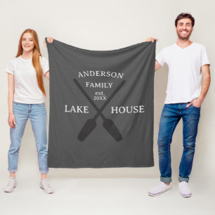 Personalisierter Familienname Lake House Fleecedecke