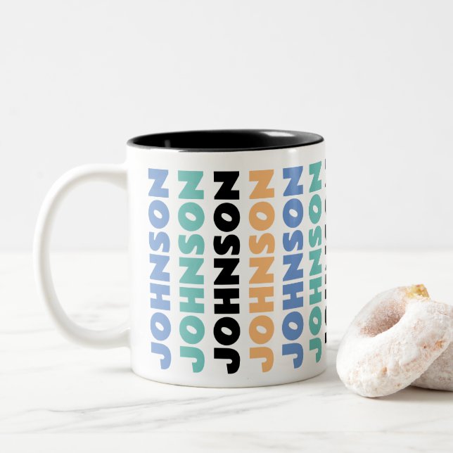 Personalisierter Familienname Zweifarbige Tasse (Mit Donut)