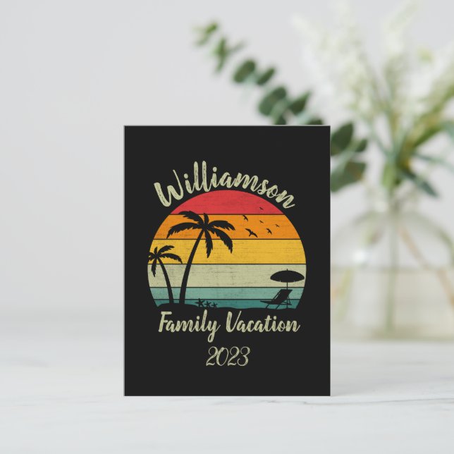 Personalisierter Familienurlaub Postkarte (Stehend Vorderseite)