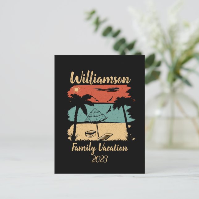 Personalisierter Familienurlaub Postkarte (Stehend Vorderseite)
