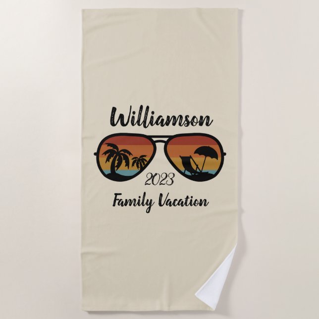 Personalisierter Familienurlaub Strandtuch (Vorderseite)