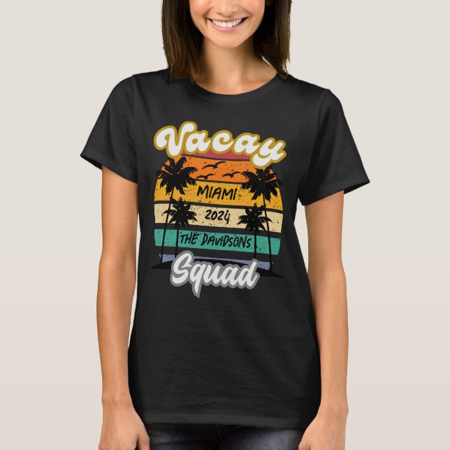 Personalisierter Familienurlaub T-Shirt (Vorderseite)