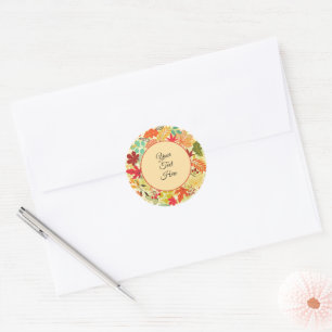 Personalisierter farbenfroher Herbstlaubkranz Runder Aufkleber