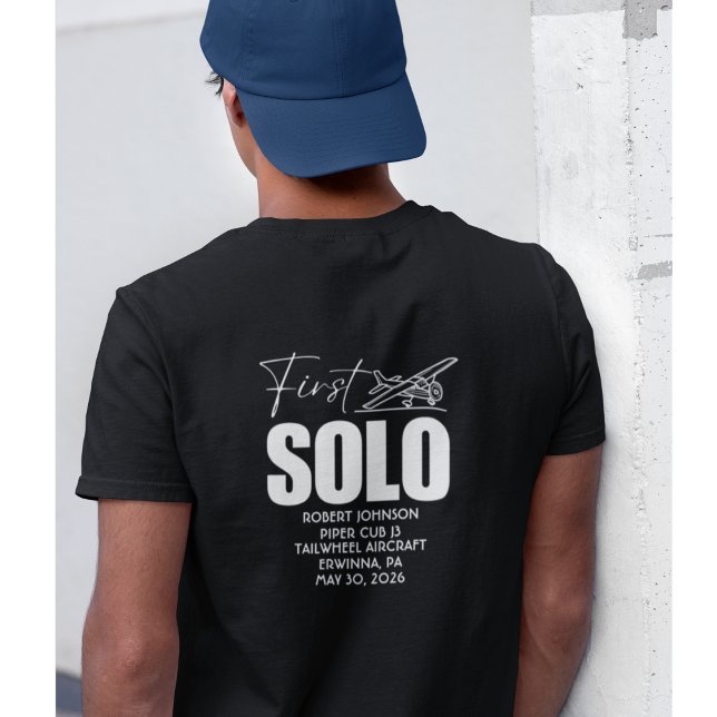 Personalisierter First-Solo-Flug | PILOT | Flugzeu T-Shirt (Von Creator hochgeladen)