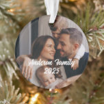 Personalisierter Foto für Weihnachtsfamilien Ornament<br><div class="desc">Personalisierte Weihnachtsfamilie - Foto Text 2025</div>