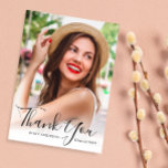 Personalisierter Foto Script Abschluss vielen Dank Postkarte<br><div class="desc">ein Skript-Overlay Foto-Kartendesign mit einem benutzerdefinierten Foto und schwarzem Skripttext. Fühlen Sie sich frei,  um das Bild zu personalisieren und danke Ihnen Nachricht auf der Rückseite.</div>