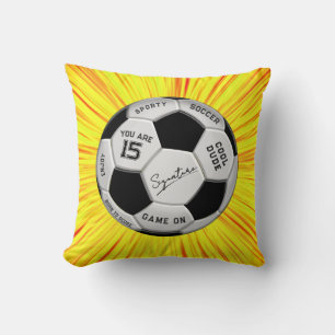 Personalisierter Fußball-Geburtstag Alter Name T Kissen