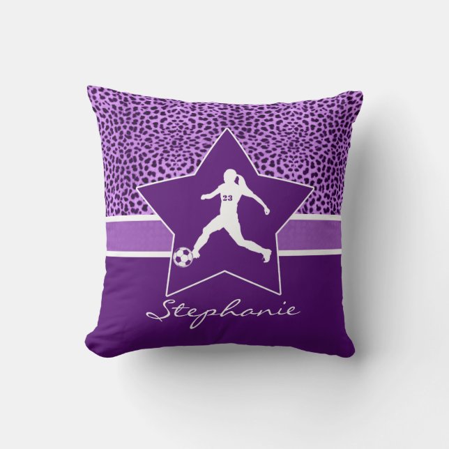 Personalisierter Fußballlila Cheetah-Druck Kissen (Vorderseite)