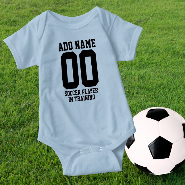 Personalisierter Fußballspieler im Training Baby Strampler (Perfect for that Soccer fan family, for girl or boy. 
BALL NOT INCLUDED.)