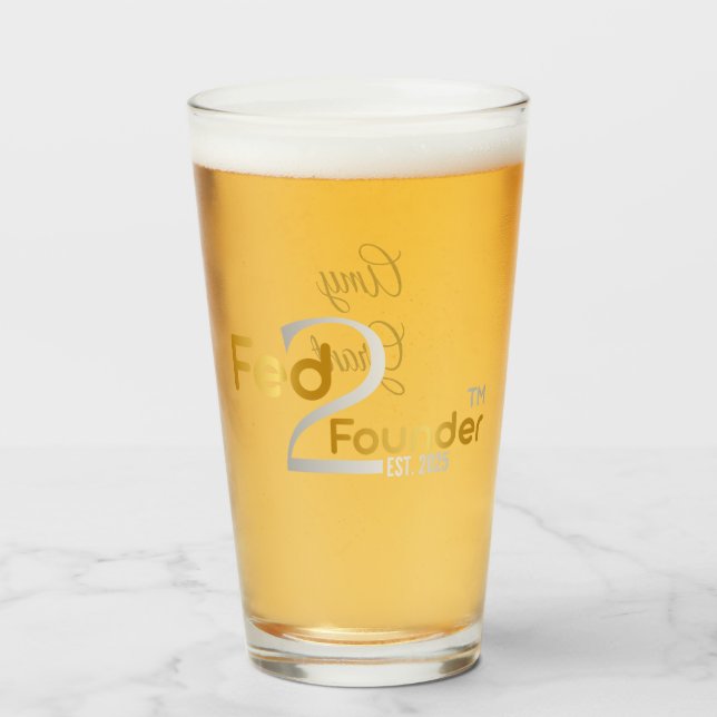 Personalisierter "Gefüttert2Founder"-Glascup Glas (Vorne (Gefüllt))