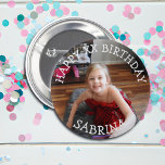 Personalisierter Glückwunsch Geburtsname und Alter Button<br><div class="desc">Personalisieren Sie diese Geburtstagskarte, indem Sie dem Knopf Geburtstag glücklich, im personalisierten Bereich das Bild, den Namen und das Geburtstagsalter Ihres Kindes hinzufügen.</div>