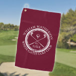 Personalisierter Golfclub Name Burgundy Red Golfhandtuch<br><div class="desc">Mit einem klassischen Crossing-Golfklub,  einem Golfball-Design und einer altertümlichen Briefmarke sind diese Handtücher ideal für alle Golfclubs und Golfklubmitglieder. Personalisieren Sie Ihren Aufenthalt mit dem Namen des Clubmitglieds,  dem Namen des Golfklubs und dem Jahr,  in dem der Golfclub gegründet wurde. Entwickelt von Thisisnotme©</div>