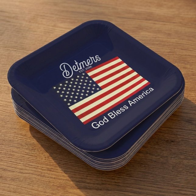 Personalisierter Gott segne Amerika Fahne Pappteller (Red, white, blue, and barbecue.)