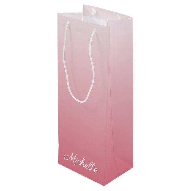 Personalisierter Gradientenrosa Geschenktüte Für Weinflaschen (Rückseite Schrägansicht)